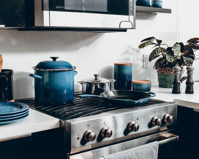 Ilustrasi Cara Penggunaan Rice Cooker. Foto: Unsplash/Dane Deaner.