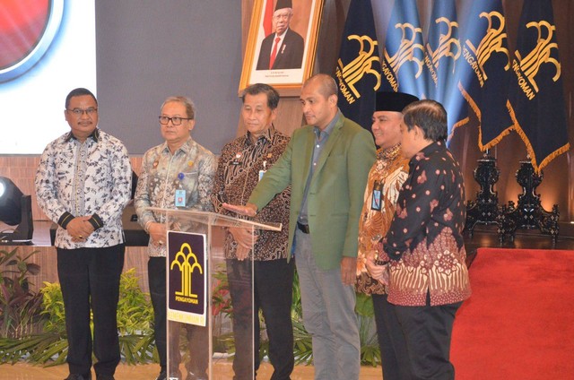 Wakil Menteri Hukum dan HAM Menekan Tombol Pembukaan Rangkaian HDKD-78