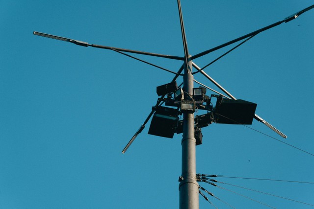 Ilustrasi Cara Menyambung Kabel Antena, Foto: Unsplash/Kato Blackmore 🇺🇦