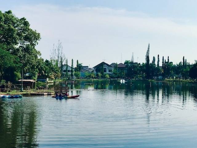 Taman wisata Wana Griya. Foto hanya ilustrasi. Sumber foto: Unsplash/Harry Prabowo