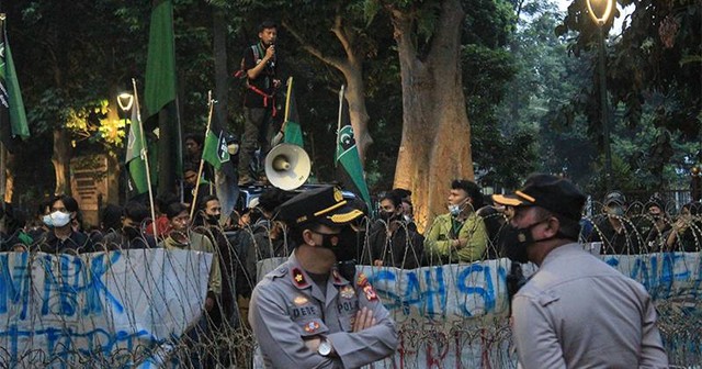 Mahasiswa lakukan aksi demo di depan Istana Bogor (13/4/22). Dok. Pribadi/M Fhandra H