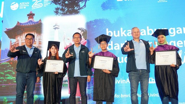 Bank Mandiri kenalkan Livin' Areound The World di Hong Kong. Foto: Bank Mandiri