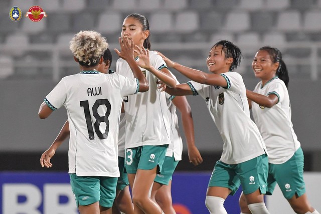 Timnas Wanita Indonesia U19 vs Kamboja di Piala AFF U19 Wanita. Foto: Twitter/@pssi