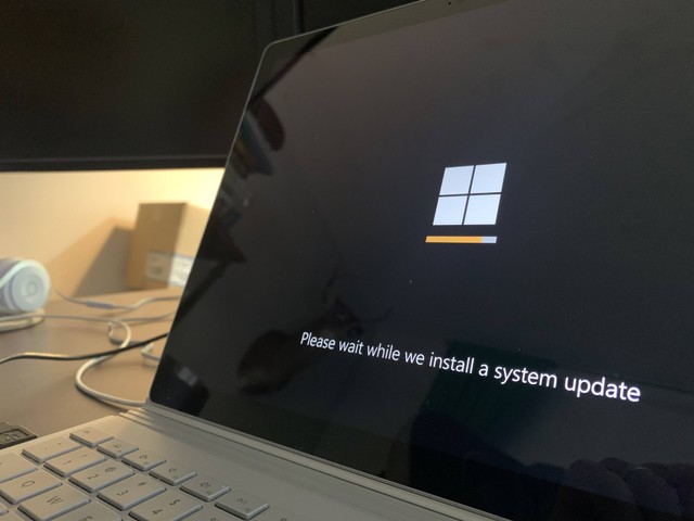ilustrasi Cara Matikan Windows Update Windows 10 dengan Mudah. Unsplash/Clint Patterson.