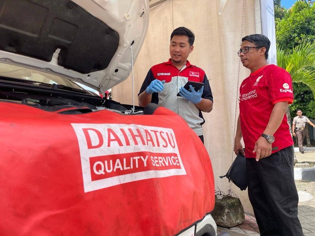 Pelanggan mengikuti program First Date with Daihatsu. Foto: Leo Prima/Hi!Pontianak