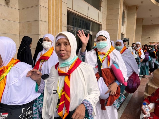 Calon Haji Gelombang II tiba di Makkah langsung menuju Madinah. Foto: Ahmad Romadoni/kumparan