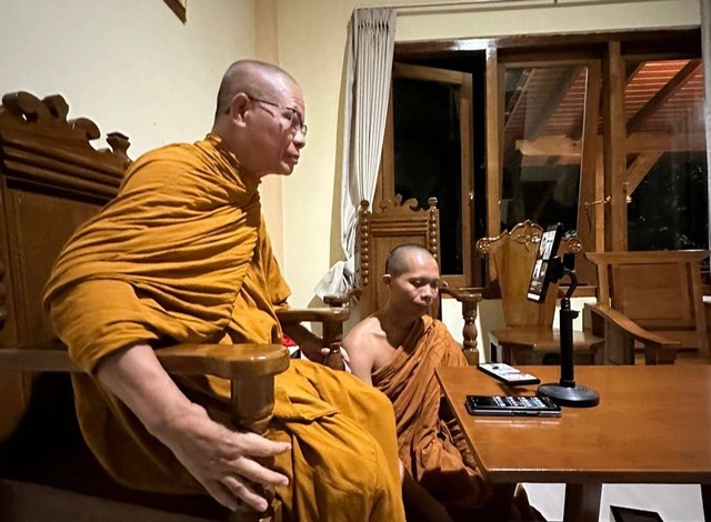 Tokoh agama Buddha Bhikkhu Dhammasubho Mahathera menyampaikan pendapatnya tentang moderasi agama versi agama Buddha.