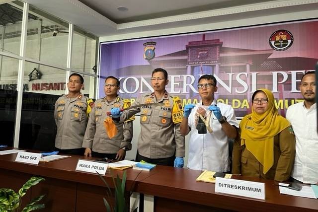 Wakapolda Sumut Brigjen Pol Jawari (ketiga dari kiri) saat konferensi pers di Polda Sumut. Foto: Dok. Istimewa