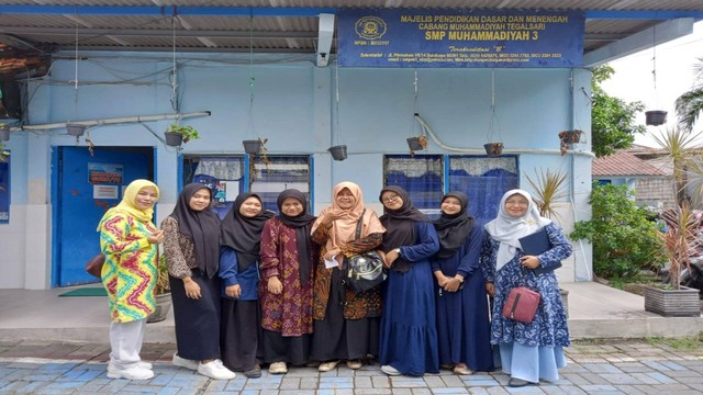 Kegiatan Asistensi Mengajar Mahasiswa UMSurabaya. Sumber Foto: SMP Muhammadiyah 13 Surabaya