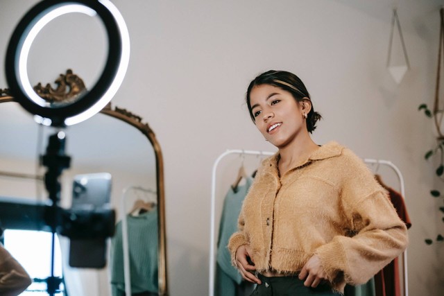 ilustrasi Mid Tier adalah, sumber: Liza Summer