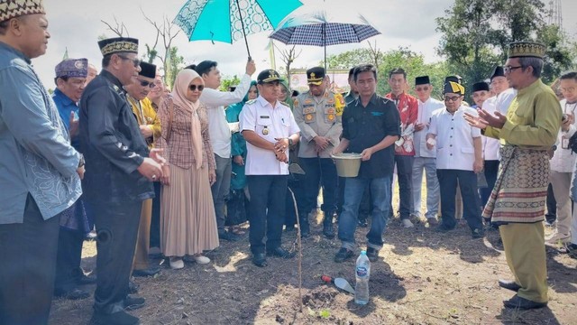 Launching pembangunan Rumah Adat Melayu Sekadau. Foto: Dina Mariana/Hi!Pontianak