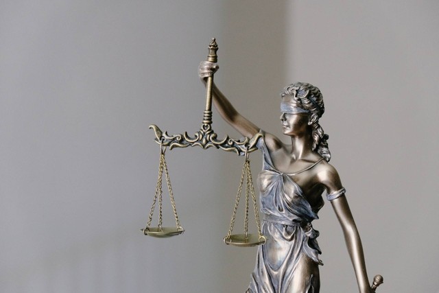 Ilustrasi Contoh Asas Teritorial. Sumber: Unsplash/Tingey Injury Law Firm