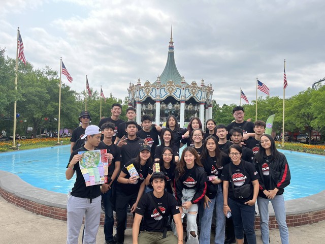 DBL Indonesia All-Star 2023 pergi ke theme park bernama Six Flags Great America Chicago di Amerika Serikat pada 11 Juli. Foto: Katondio Bayumitra Wedya/kumparan