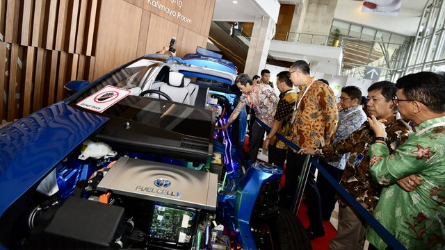 Pertamina dan Toyota kerja sama kembangkan mobil berbasis hidrogen. Foto: Dok: Pertamina