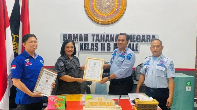 Gelorakkan Gema War On Drugs, Rutan Makale Terima Penghargaan dari BNN RI