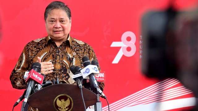 Menko Perekonomian Airlangga Hartarto usai ratas pembahasan perundingan IEU-CEPA. Foto: Muchlis Jr/Biro Pers Sekretariat Presiden