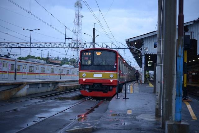 Stasiun dekat Kota Lama Semarang. Foto hanya ilustrasi. Sumber foto: Unsplash/Nawfal Makarim