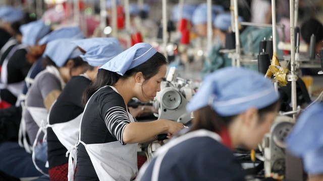 Ilustrasi pabrik tekstil. Foto: Frame China/Shutterstock