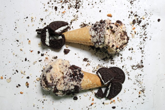 Ilustrasi Cara Membuat Es Krim Oreo. Foto: Unsplash/Giuliana Catachura.