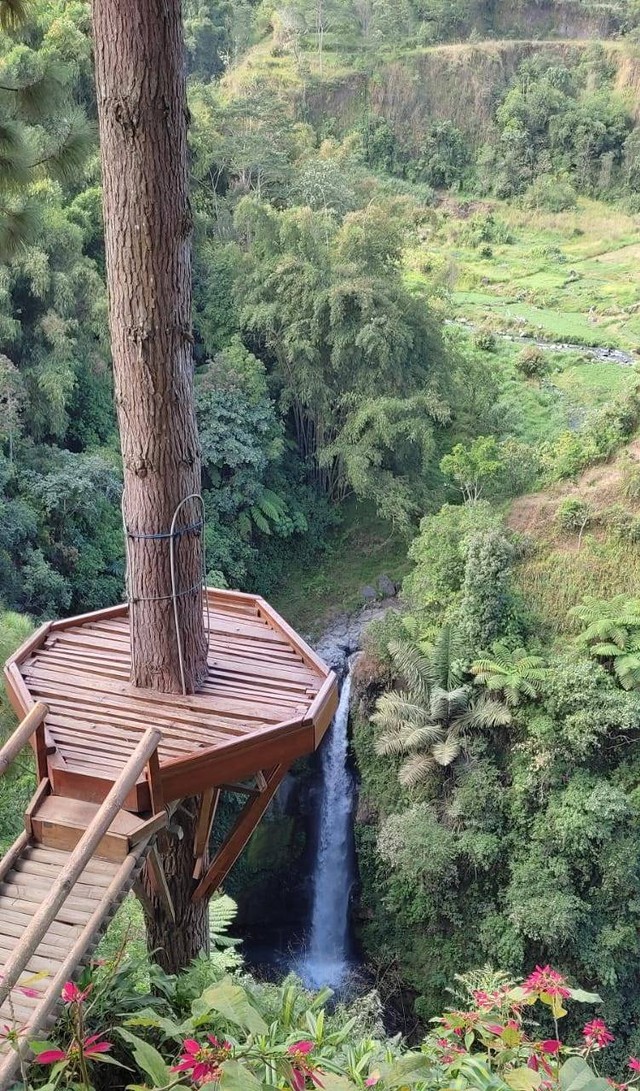 Pemandangan Air Terjun Kedung Kayang dari atas. Sumber : Dokumentasi pribadi