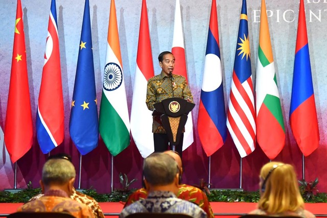 Presiden Jokowi hadir dalam courtesy call penyelenggaraan Pertemuan Ke-56 Menteri Luar Negeri ASEAN (AMM) di Jakarta, Jumat (14/7/2023). Foto: Rusman/Biro Pers Sekretariat Presiden