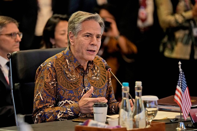 Menlu Amerika Serikat Antony J. Blinken mengikuti Pertemuan Ke-13 Menteri Luar Negeri KTT Asia Timur (EAS FMM) di Jakarta, Jumat (14/7/2023). Foto: Dita Alangkara/Pool via REUTERS