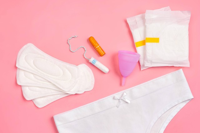 Ilustrasi produk menstruasi seperti pembalut dan tampon. Foto: Shutterstock