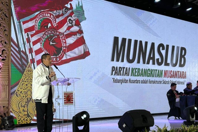 Anas Urbaningrum resmi jadi Ketua Umum Partai Kebangkitan Nasional (PKN) berdasarkan Munaslub di Hotel Grand Sahid, Jakarta, Jumat (14/7).  Foto: Hedi/kumparan