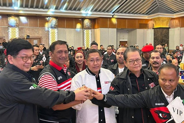 Anas Urbaningrum resmi jadi Ketua Umum Partai Kebangkitan Nasional (PKN) berdasarkan Munaslub di Hotel Grand Sahid, Jakarta, Jumat (14/7).  Foto: Hedi/kumparan