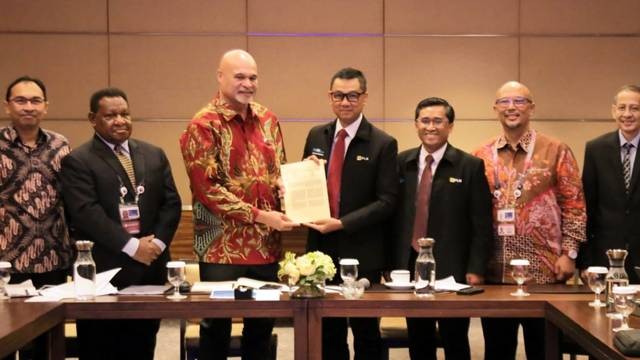 PLN menyampaikan Draft MoU dengan PNG Power terkait kerja sama penyediaan tenaga listrik di Papua Nugini. (foto: istimewa)