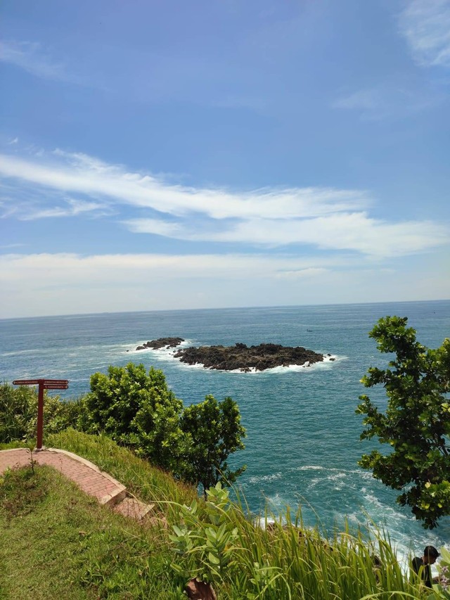 Pantai Menganti, Sumber foto: Pribadi