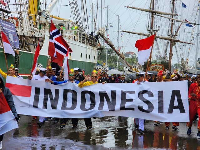 KRI Bima Suci raih penghargaan Best Dressed Ship di ajang Tall Ship Race (TSR) di Kota Fredrikstad, Norwegia pada Minggu (16/7/2023). Foto: Dinas Penerangan MABES AL dan KBRI Oslo