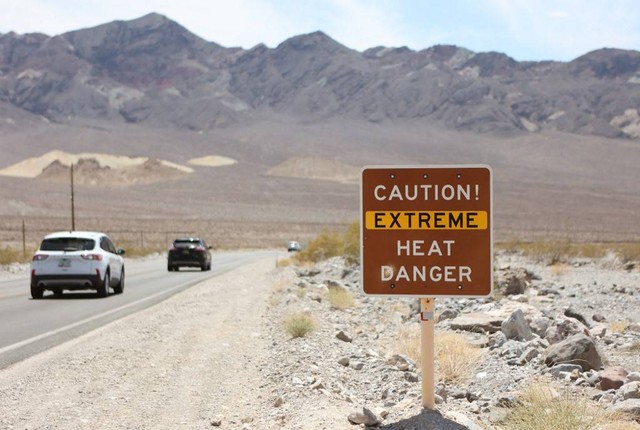 Suasana di Taman Nasional Death Valley, California, AS. Foto: Ronda Churchill/AFP