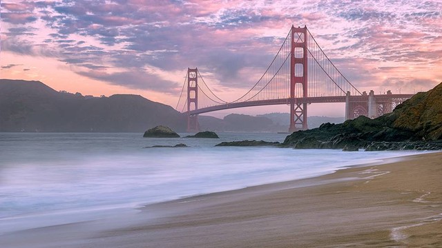 Ilustrasi pantai jembatan panjang. Sumber: www.unsplash.com