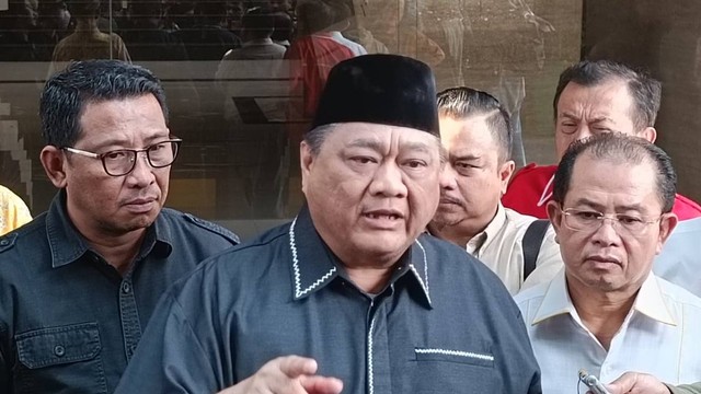 Dewan Pakar Golkar, Ridwan Hisjam di Kantor DPP Partai Golkar, Selasa (18/7).  Foto: Zamachsyari/kumparan