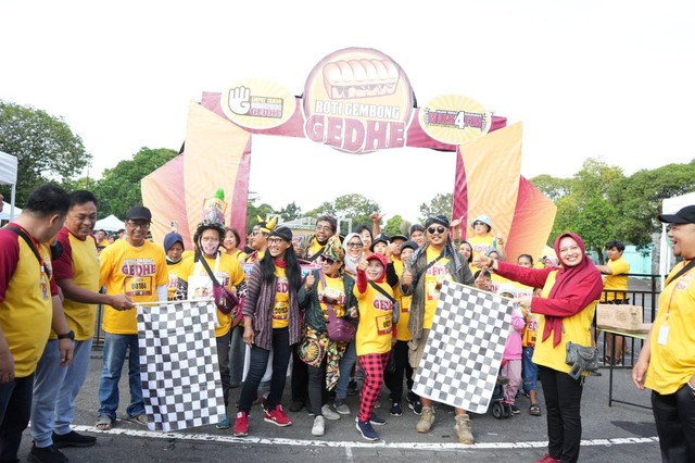 Keseruan Walk 4 Fun Ultah ke-4 Roti Gembong Gedhe di Mandala Krida Yogya. Foto: Dok. Roti Gembong Gedhe