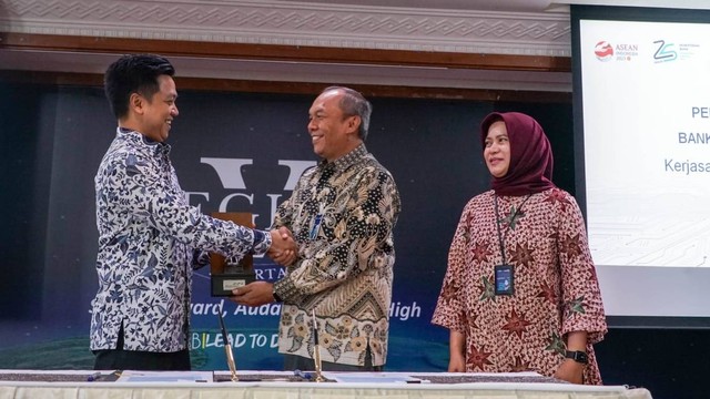 Bank Mandiri kerja sama payroll dengan Ruang Guru, Selasa (18/7/2023). Foto: Bank Mandiri