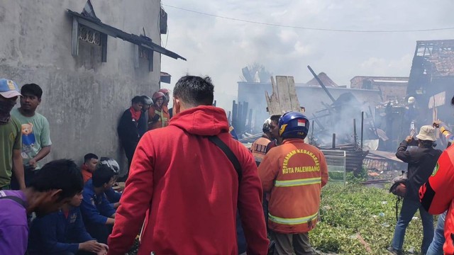 Suasana kebakaran di pinggiran Sungai Musi Palembang, Foto : Istimewa