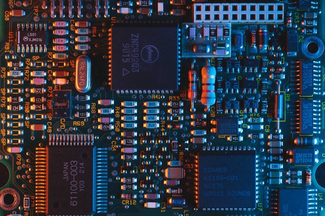 Ilustrasi motherboard untuk PC gamer. Sumber foto: Unsplash