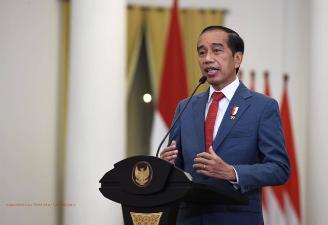 Jokowi sedang memberikan pengarahan dan pidato (Photo: Setneg)