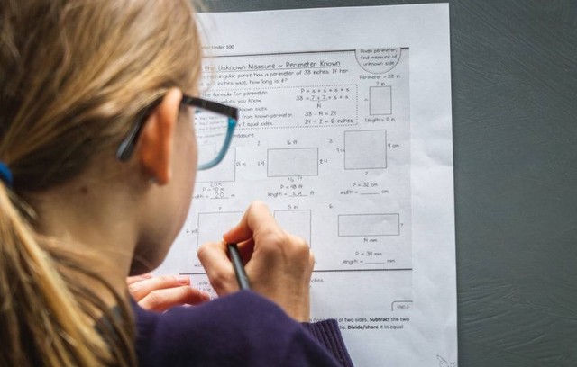 Ilustrasi Kunci Jawaban Matematika Kelas 9 Halaman 19-20 Sumber Unsplash/Greg Rosenke