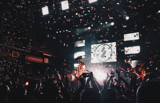 Jadwal pembelian tiket konser Neck Deep, foto hanya ilustrasi: Unsplash/Seth Reese