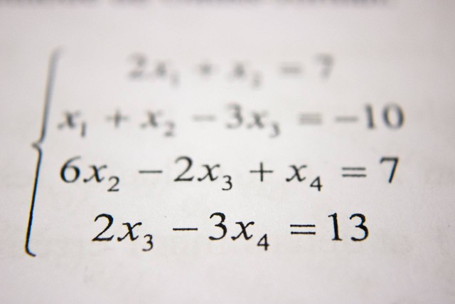 Ilustrasi Kunci Jawaban Matematika Kelas 9 Halaman 31. Sumber: Unsplash/Antoine Dautry