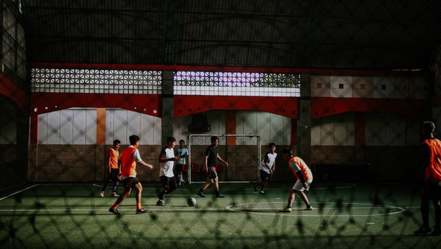 Ilustrasi caption anak futsal. Foto: unsplash.com/Falaq Lazuardi