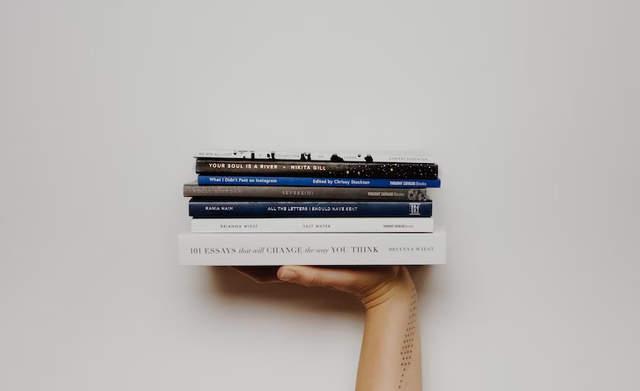 Jenis-jenis Buku. Sumber: Unsplash/Thought Catalog