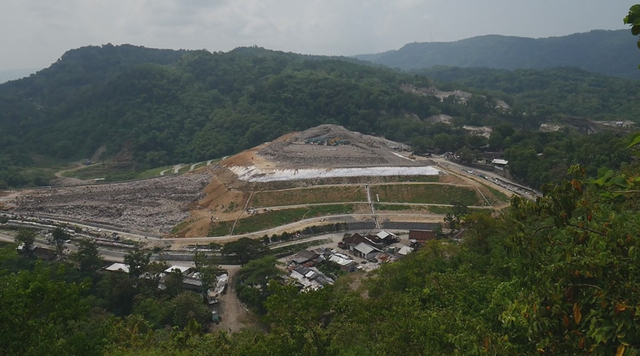 Penampakan TPA Piyungan dari atas. Foto: Walhi Yogyakarta