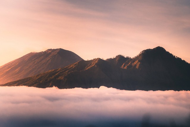 Tips mendaki gunung bagi pemula. Gambar hanya ilustrasi. Foto: Unsplash.