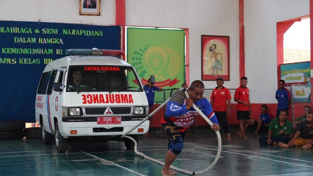 Satukan Semangat dan Antusiasme Warga Binaan Lewat Lomba Tarik Ambulance (1)