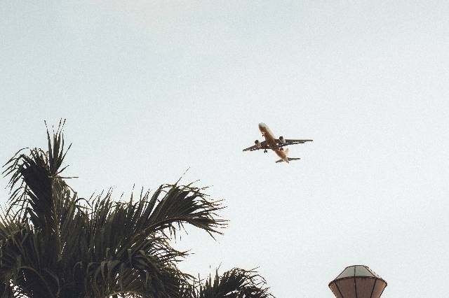 Ilustrasi Berapa Kali Bisa Reschedule Tiket Pesawat di Traveloka. Sumber: Pexels/ Vincent Lebs