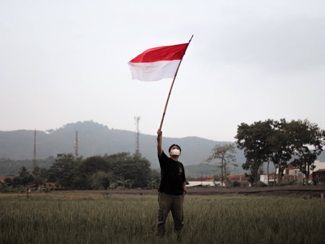 Ilustrasi Reaksi Rakyat Indonesia Menyambut Proklamasi Kemerdekaan. SUmber: Unsplash/Rizky Rahmat Hidayat